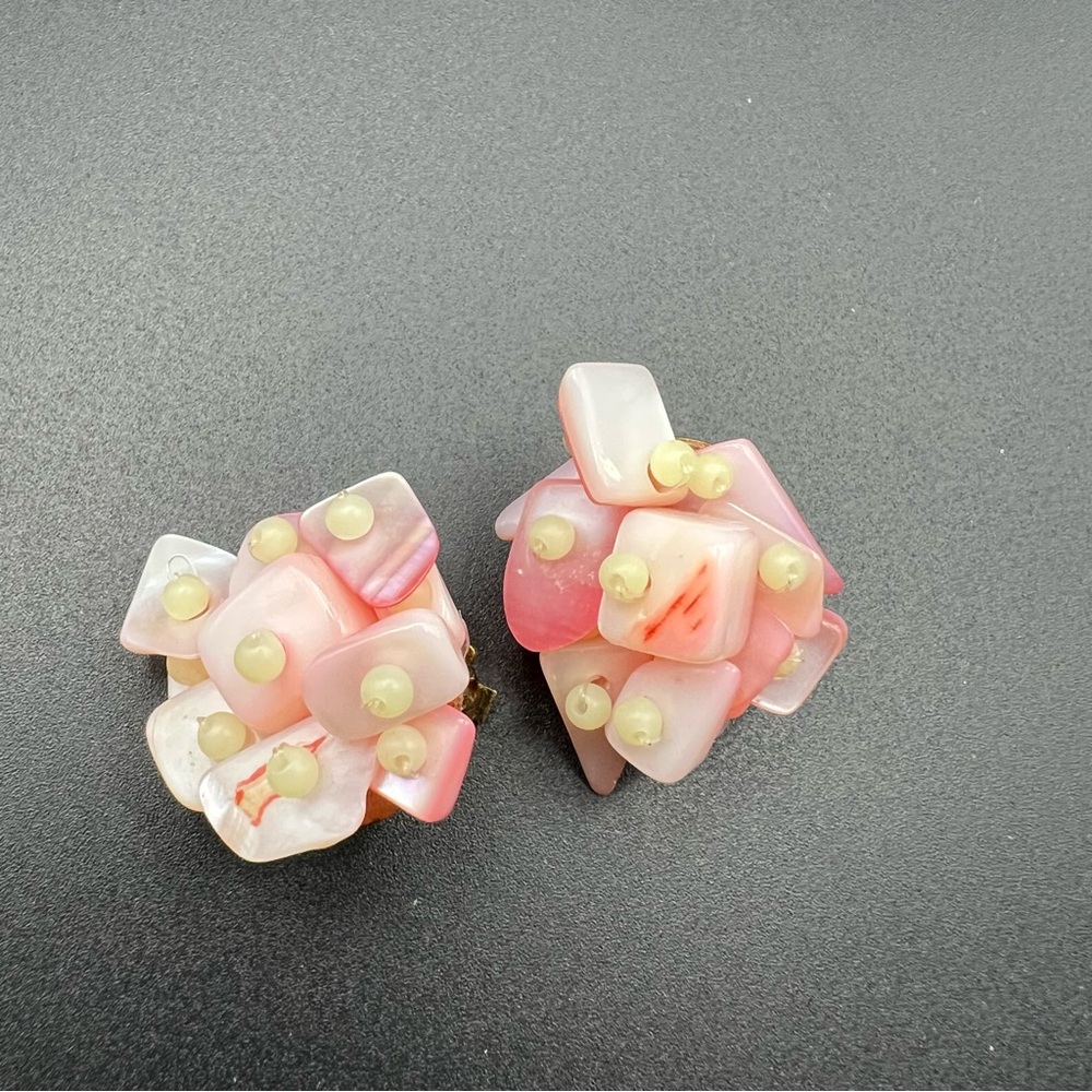 Vtg 60s Psychedelic JSFK Pink Carved Shell Cluster Clip On Earrings Signed Japan